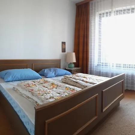 Guest house Haus Andrea - Die Goldenen Siebziger Krumpendorf