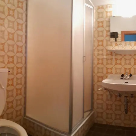 Guest house Haus Andrea - Die Goldenen Siebziger Krumpendorf